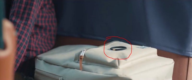 It’s the hair tie that Namjoon tried to give the girl in Highlight Reel.He exchanges the glass fragment from HYYH & Reflection for the hair tie.Like Hoseok, he receives the memories from the Highlight Reel thru the Magic Shop.In that case, Namjoon’s memories also become fake.