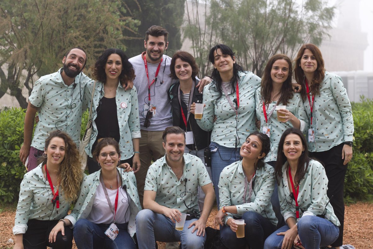 ¡No se nos ocurre mejor forma de celebrar el #DiaInternacionalDeLaFamilia que con nuestra foto de familia en este #VS12! Familia <a href="/VermutSolidario/">Vermut solidario</a> contra niebla y lluvia. (faltan algunos miembros del equipo, seguro que en breve conseguimos repetir foto 😉)