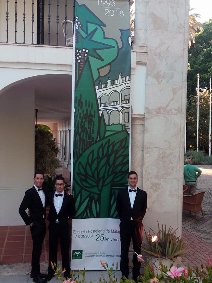 MalagaJuntaEE's tweet photo. Si disfrutaste de la #NocheEnBlancoMLG en #LaConsula, te gustó el servicio, la comida y la escuela, es porque el @SAEmpleo  da  formación de excelencia para  nuestros futuros profesionales de la #hostelería y TÚ puedes ser uno de ellos.  Inscríbete👉 https://t.co/5hiGJ2Dbnb https://t.co/MApkPyx8zv
