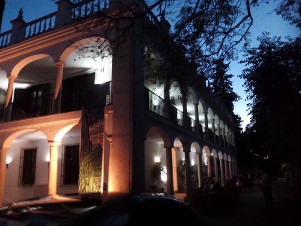 MalagaJuntaEE's tweet photo. Si disfrutaste de la #NocheEnBlancoMLG en #LaConsula, te gustó el servicio, la comida y la escuela, es porque el @SAEmpleo  da  formación de excelencia para  nuestros futuros profesionales de la #hostelería y TÚ puedes ser uno de ellos.  Inscríbete👉 https://t.co/5hiGJ2Dbnb https://t.co/MApkPyx8zv