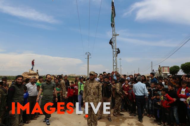 imageslive's tweet photo. Pro-Opposition Demonstration Near Aleppo, Syria
#Aleppo #Syria #Anjara #Demonstration #FreeSyria #Army #FreeSyrian #NuralDin #AlZenki #Rebels #Syrian #Syrian_Conflict #Syrian_Oppositi
Ph:Juma Muhammad/#IMAGESLIVE https://t.co/6ozoSkvvhW https://t.co/LXHIjs1Fh5