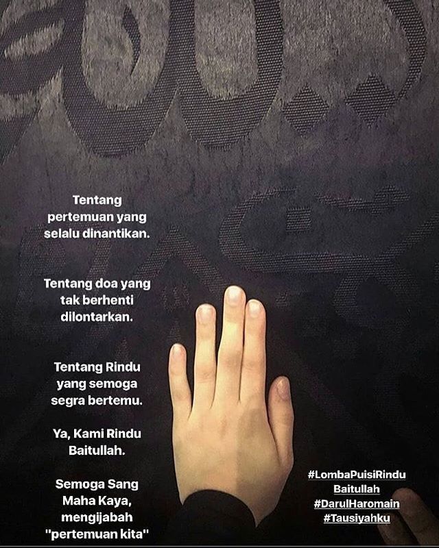 Tausiyahku's tweet photo. "Rindu Baitullah" .
.

Tentang doa yang tak pernah sirna, tentang harap 
yang tak pernah padam.

Sebab diri begitu yakin, bukan semata-mata harta yang bisa membawanya kemari.

Bukankah diluaran sana  begitu banyak orang-orang  bergelimangan harta namun t… https://t.co/po0oDI3tRv https://t.co/wrdVZkaF0q
