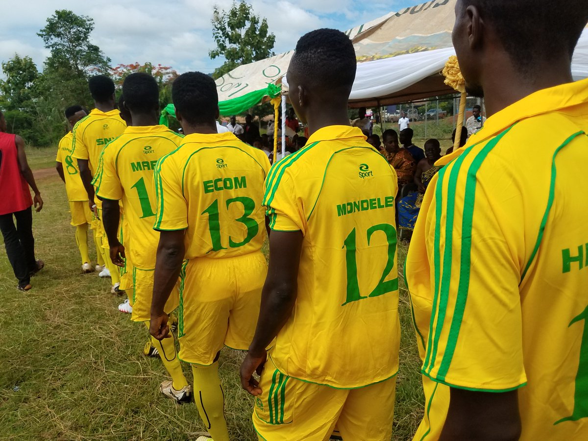 EZBudiansky's tweet photo. @touton_group  @P4Forests soccer tourney b/w communities w/in #climatesmart @cocoa #landscape 2 promote collaboration &amp; educate 2 tackle #deforestation in #Ghana &amp; show dif public/private actors involved. Luckily @IDH_buzz, @WorldCocoa Cocoa @ forest Initiative were good refs!! https://t.co/6W98vCRbi9