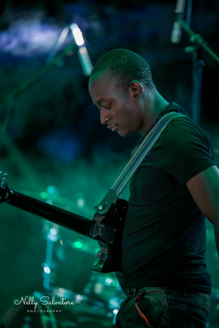 JanziBand's tweet photo. #michealsebulime
#janzigutarist
Caught in the moment
Join him tonite with ofcourse the dreamteam @maxlounge kwaliwajjala
For goooooood janzi music.
#musictuesdays
#tuesdayplot
#livelovedance
#musiclovers
#worldmusic https://t.co/R5QlzgYQZk
