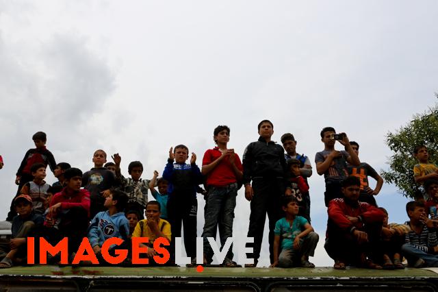 imageslive's tweet photo. Pro-Opposition Demonstration Near Aleppo, Syria
#Aleppo #Syria #Anjara #Demonstration #FreeSyria #Army #FreeSyrian #NuralDin #AlZenki #Rebels #Syrian #Syrian_Conflict #Syrian_Oppositi
Ph:Juma Muhammad/#IMAGESLIVE https://t.co/6ozoSkvvhW https://t.co/LXHIjs1Fh5
