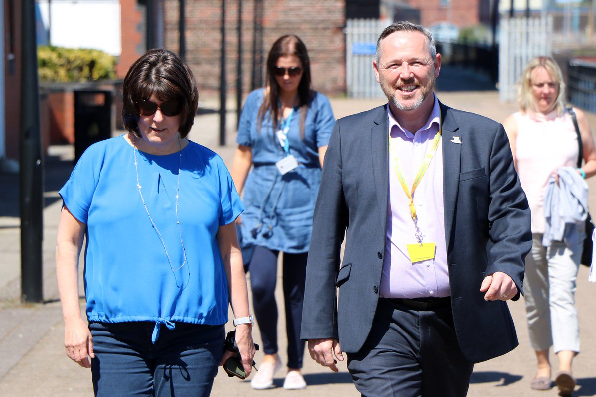 cfcs_uk's tweet photo. Thank you to all of the teams from @DWP CMG Great Western House &amp; @DWP Horden House, starting The Walking Challenge yesterday joined by @foryoubyyou Head of Engagement Jason Foley-Doherty, walking from #Birkenhead Promenade with the fab backdrop of #Liverpool behind them! https://t.co/rKvocvfu37