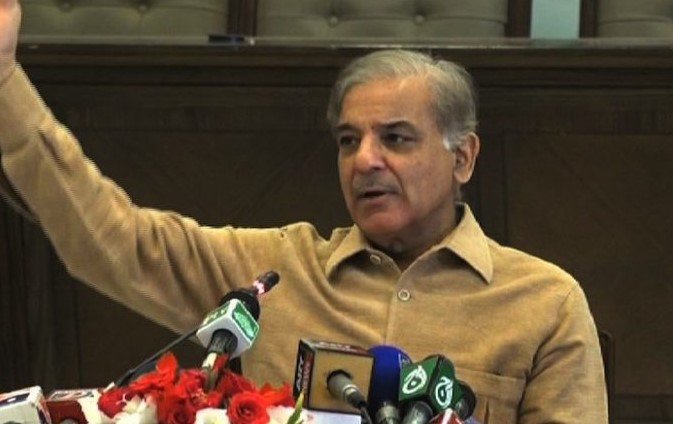 Waqtnewstv's tweet photo. لاہور:مسلم لیگ ن کےصدرشہبازشریف کابٹگرام کادورہ ملتوی
محمدشہبازشریف نے بٹگرام میں جلسے سے خطاب کرنا تھا
شہباز شریف نے خراب موسم کےباعث دورہ ملتوی کیا
#LHR @CMShehbaz @GovtOfPunjab @pmln_org @pid_gov #Postponed #Buttgram https://t.co/Ge0gcKghv7