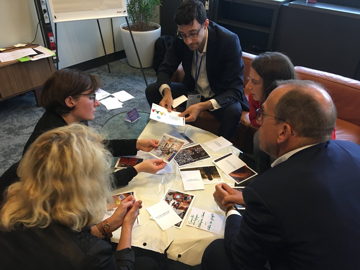 DGEntreprises's tweet photo. 💡 [#BercyLab - « L'#innovation #servicielle »] ✅ « Le monde bouge, quelles incidences pour nos #entreprises ? » 👔 👉 nouveaux modes de collaboration, enjeu de la donnée, offre de l’expérience, modèles économiques, complexification des produits... 🧐 https://t.co/NadN4SXcFV
