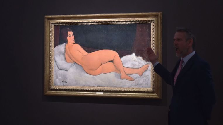 SigFundraising's tweet photo. Modigliani nude painting sold at auction for $157.2m https://t.co/Cc0SunTnvc https://t.co/xnWsgQLbR9