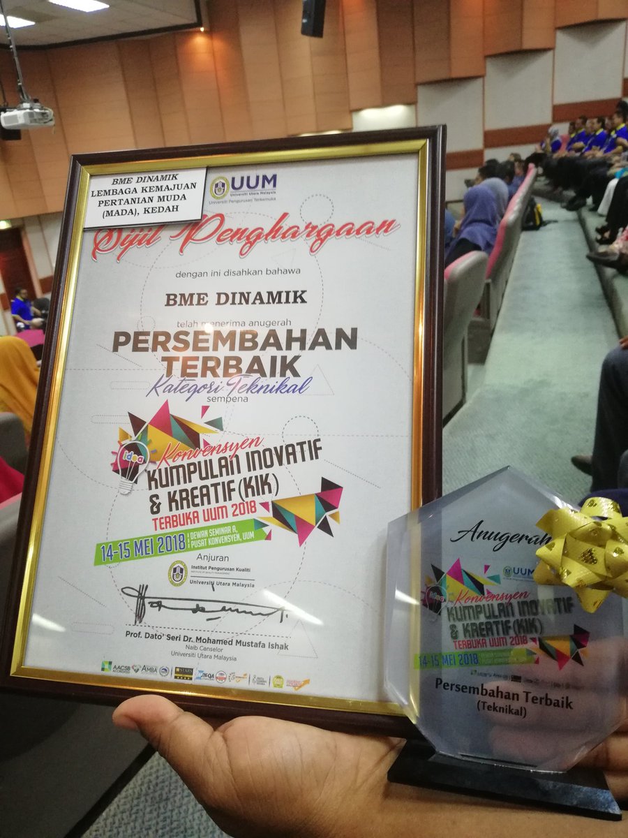 bme_mada's tweet photo. Konvensyen KIK Terbuka UUM 2018:
Tahniah diucapkan kepada kumpulan BME DINAMIK mendapat tempat ke-3 &amp; persembahan terbaik.
#bmemada
#madamabeles https://t.co/ZKDXNxImUU