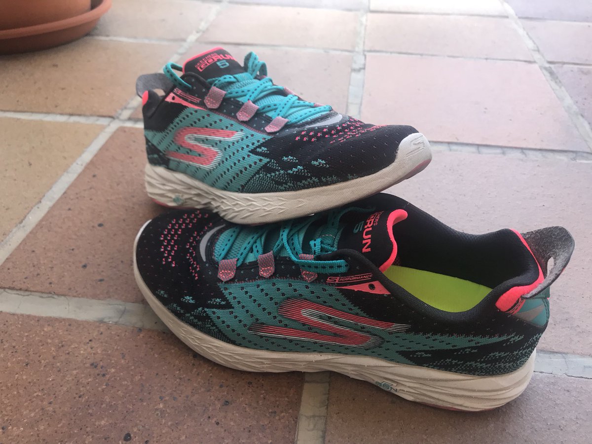 Rocio_m8's tweet photo. Mañana de running con mis @SkechersSpain . Que buena elección de zapatillas!! 👌🏼🏃🏻♀️ #10K #GoRun5 https://t.co/cEjhwPtb08