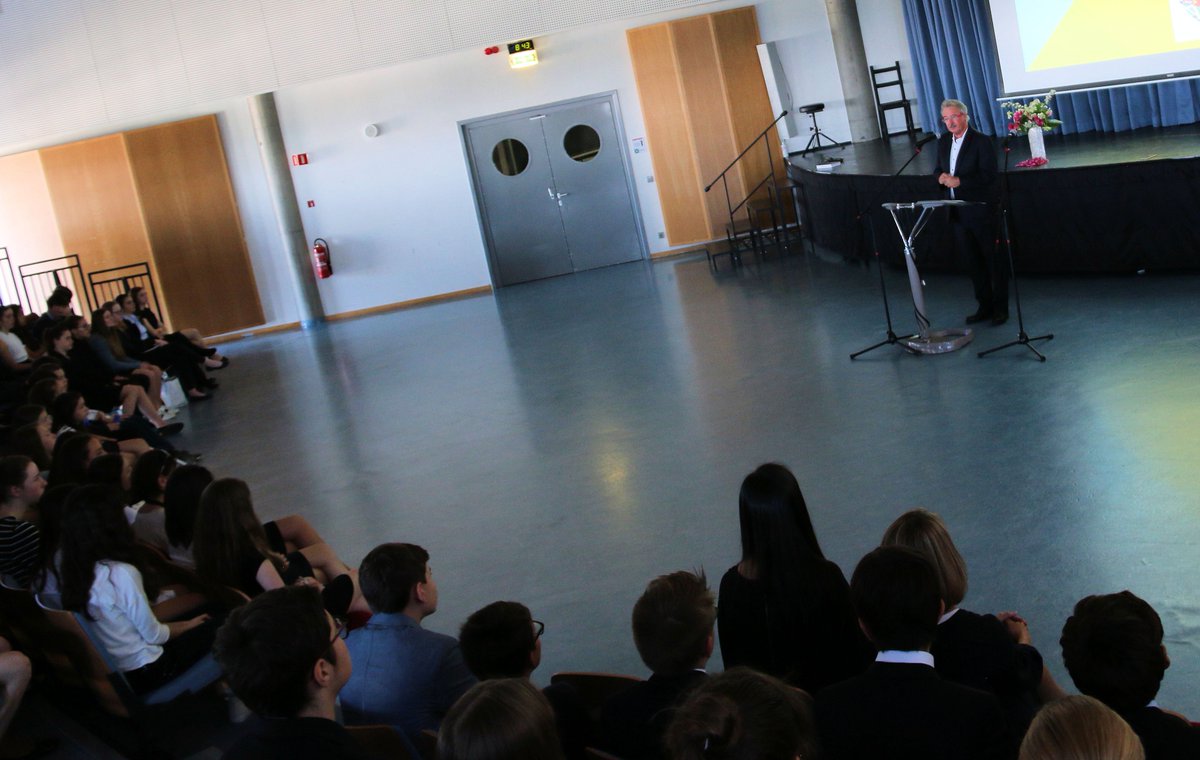 MFA_Lu's tweet photo. FM Jean #Asselborn this morning at the @ISLuxembourg international Forum, to explain the importance of #multilateralism &amp; discuss the mission and work of the @UN with the students https://t.co/xv2IG1P52R