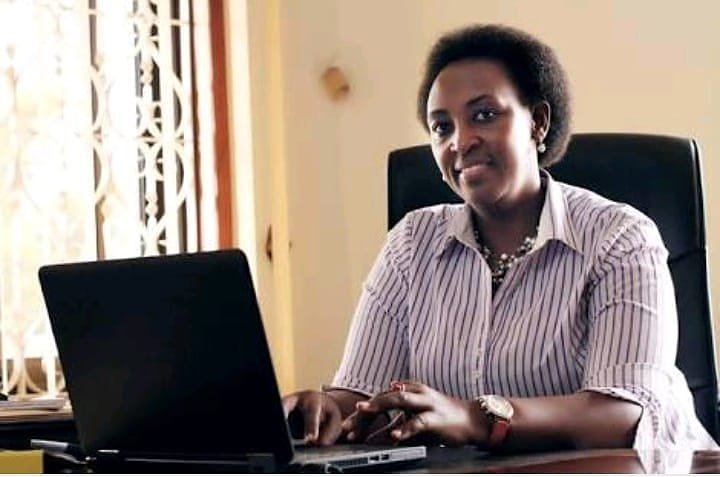 SoftPowerNews's tweet photo. PPS Molly Kamukama before #LandProbe following Lands Minister Amongi's testimony that some of the payments from the #landfund were a result of Pres. #Museveni's directives. Kamukama says she writes to accounting officers & it is up to them to process as deemed fit #SoftPowerNews https://t.co/zcf83IfC4U