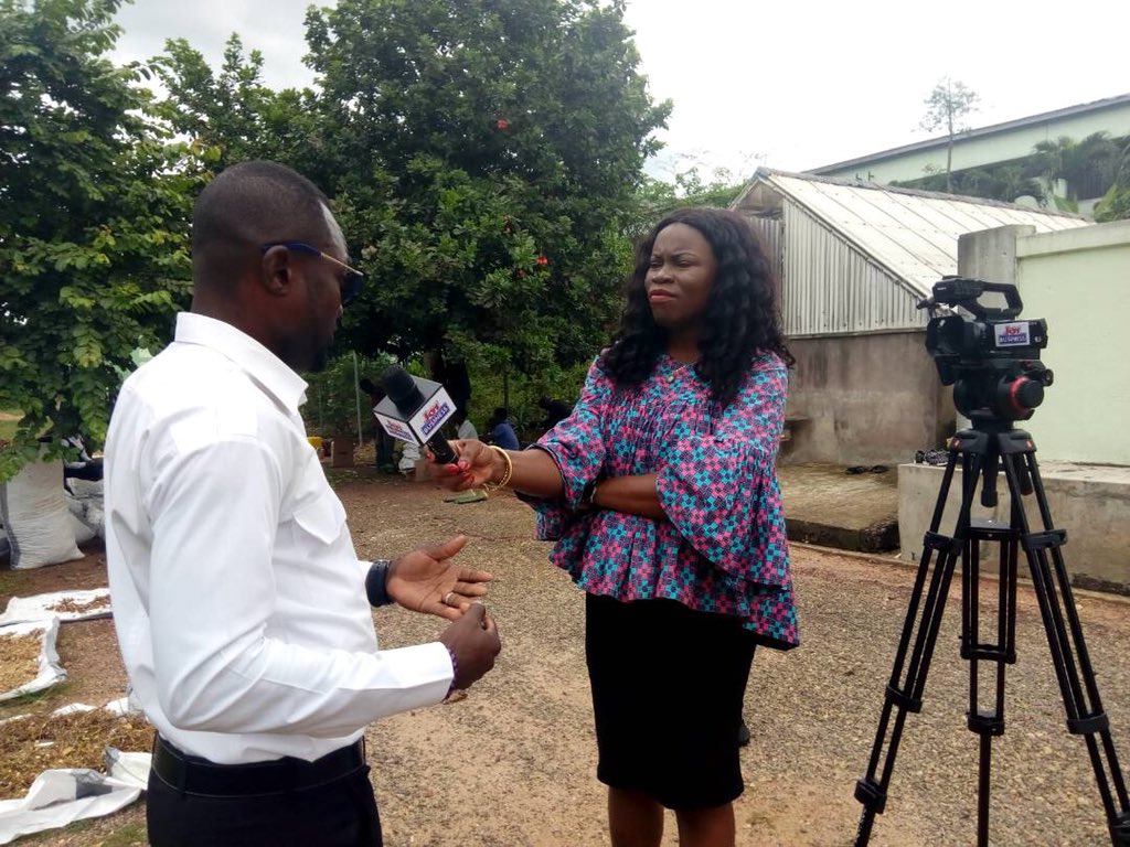 SDGJournalist's tweet photo. WHO :herbal drugs can simply change #health status of #africans. The Center for Plant Medicine and research say #government of Ghana does not give money for research so how do we achieve this #WHO goal? #SDG goal 3 cannot be achieved in Africa without #herbaldrugs @WHO @SDGFund https://t.co/v4piqNphpM