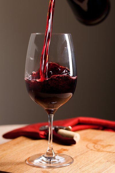 MoengWinery's tweet photo. #WineGuide: Don't forget to pass by @SabeloCafe and get our World Class #Merlot 

Bring your friends and experience Wine in the Tembisa scenery like never before https://t.co/Ml9FKTjeai