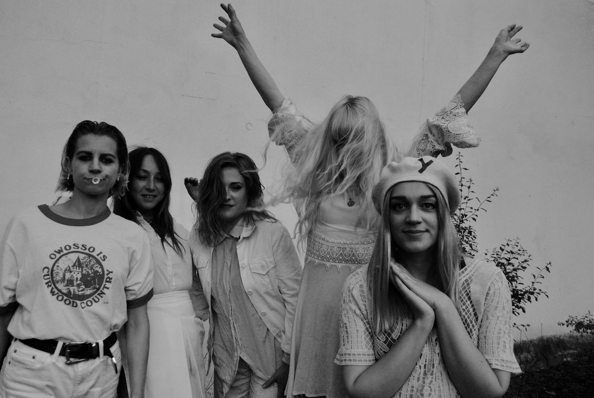 ClashMagazine's tweet photo. LISTEN: @yassassinmusic blast back with titanic new song 'Citizen' - it's an attempt to start a c-o-n-v-e-r-s-a-t-i-o-n... https://t.co/KeGwGxl9Sm https://t.co/ePnvO5wLXq