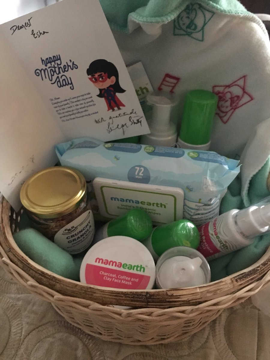 mamaearth gift hamper
