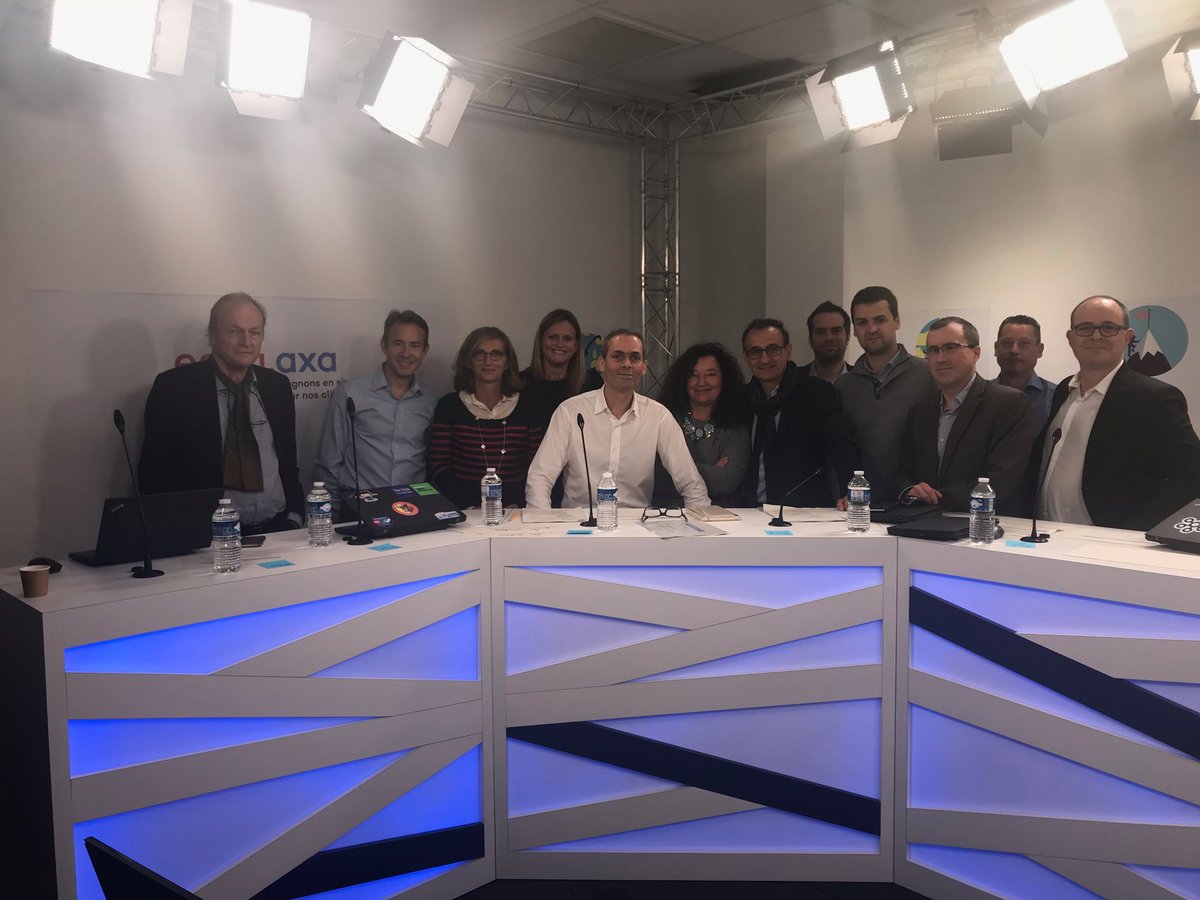 mimi_bouba's tweet photo. On vous attend nombreux au Webcast de la #DSIAXAFrance ! @Guillot2S @HerveGerardin @VermontC @HervLauer @jb_axa @JpEprinchard @kurzweil_phil @clotilde_caron https://t.co/xDrRVy2oUk
