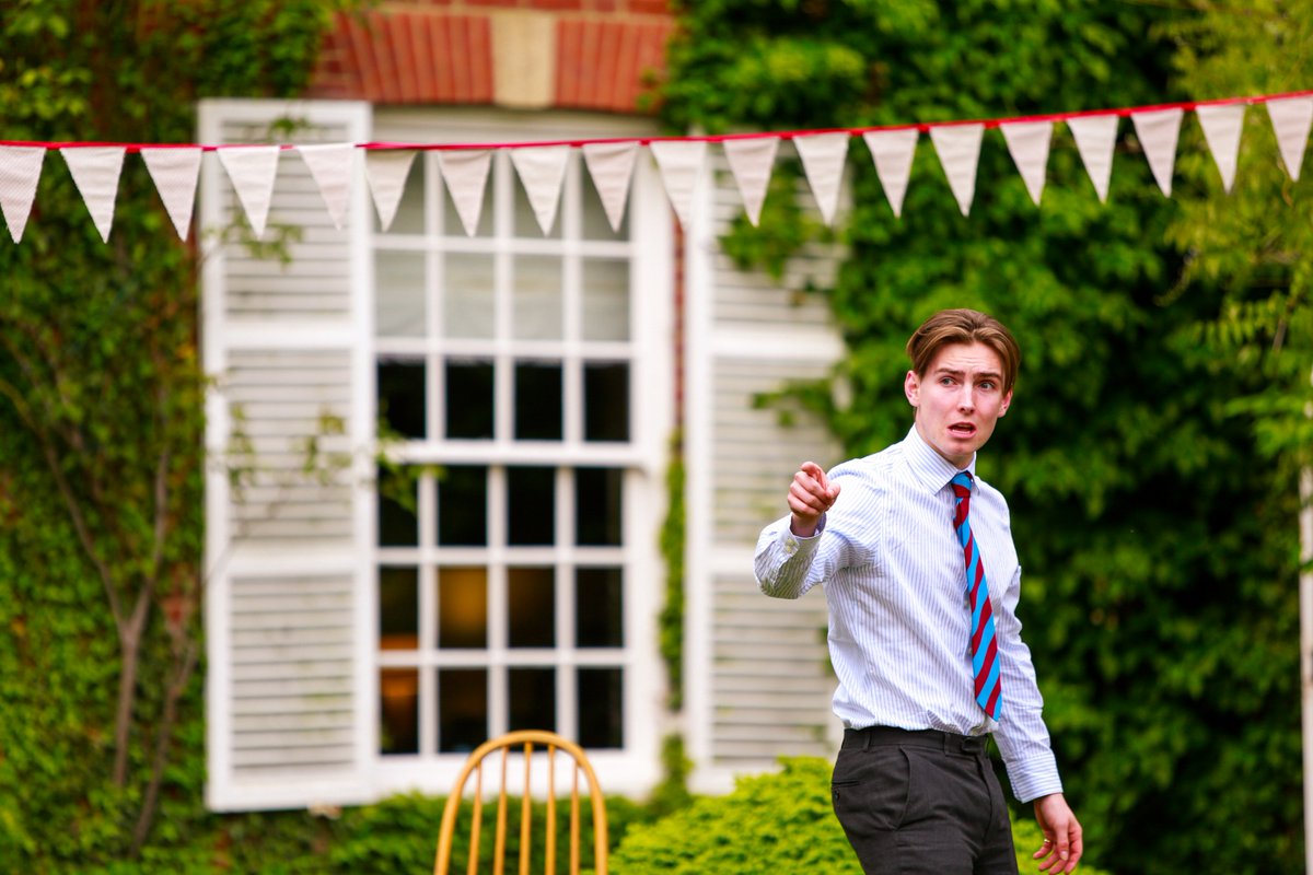 WellingtonUK's tweet photo. Last Friday we were treated to the wonderful 'Shakespeare in The Master's Garden' marking the end to a brilliant week of Welly Fringe performances! 🎭 #WellyIndividual #OnlyAtWelly 
📸 See the full album of photos here: https://t.co/iR6Jxvzjm9 https://t.co/LfAOqxBEMW