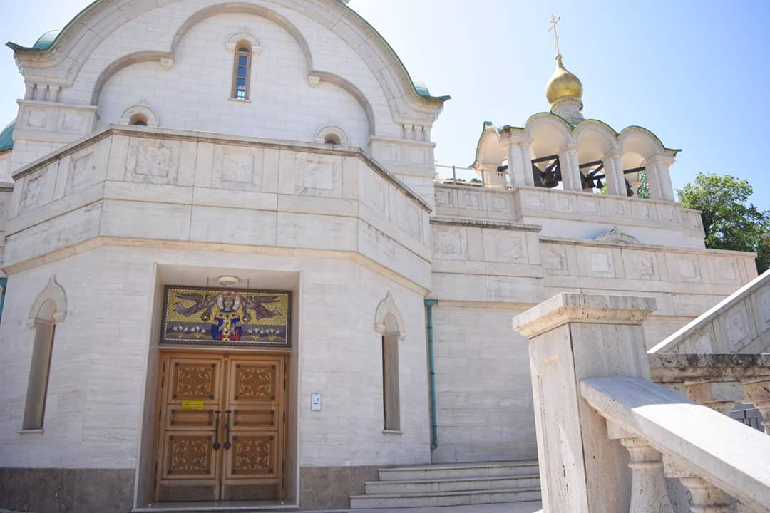WhatALifeTours's tweet photo. Tucked away behind St Peter's Basilica, Saint Catherine's Russian Orthodox Church is like a little Russian getaway within The Eternal City! #rome #travel #roma #hiddenrome #russian #whatalife https://t.co/w8azjYA0JR
