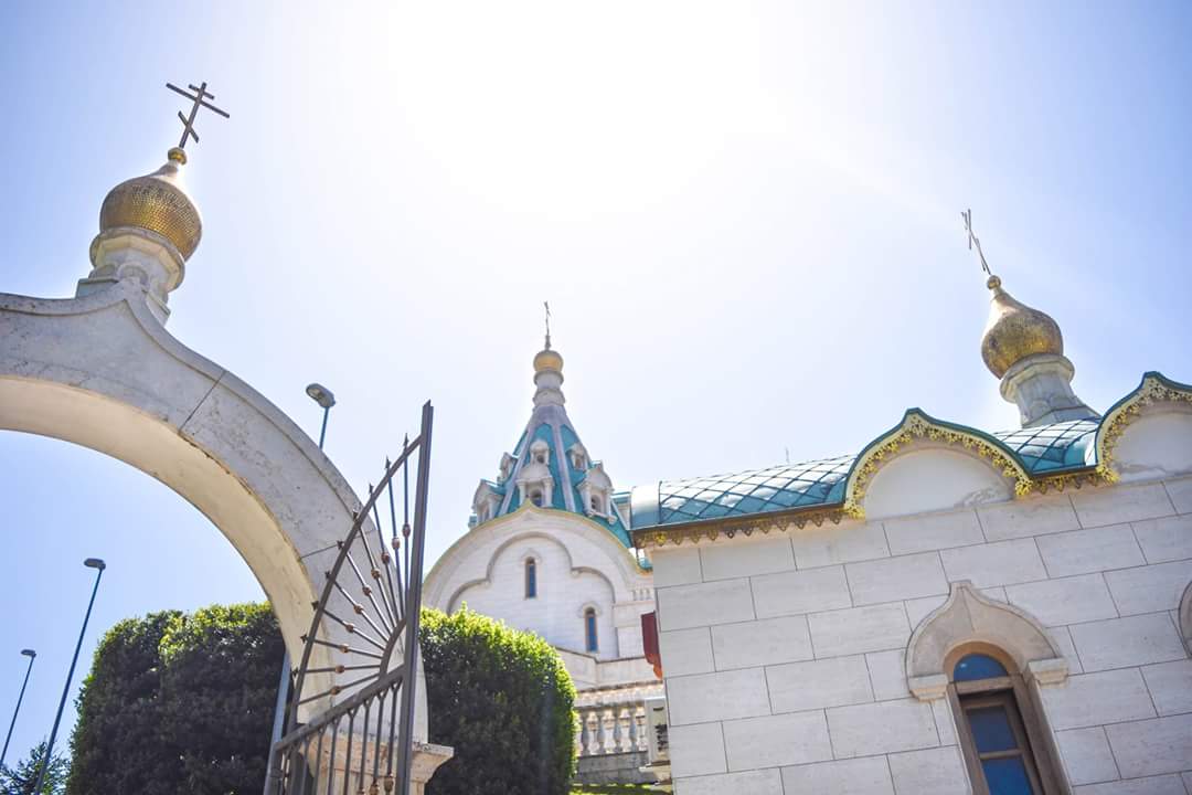 WhatALifeTours's tweet photo. Tucked away behind St Peter's Basilica, Saint Catherine's Russian Orthodox Church is like a little Russian getaway within The Eternal City! #rome #travel #roma #hiddenrome #russian #whatalife https://t.co/w8azjYA0JR
