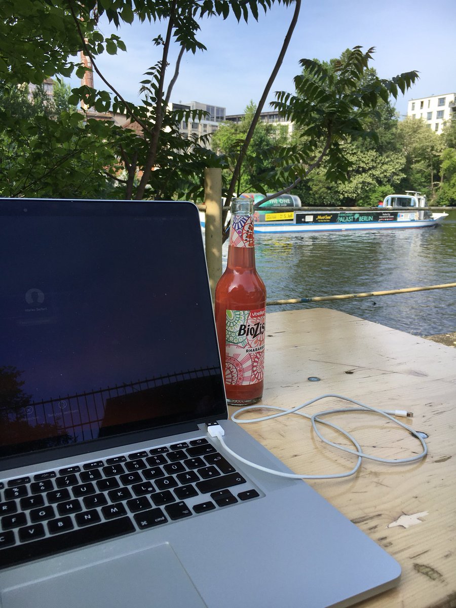Marko_HTTP500's tweet photo. relaxing #UIKonf https://t.co/obv1TmCU4F