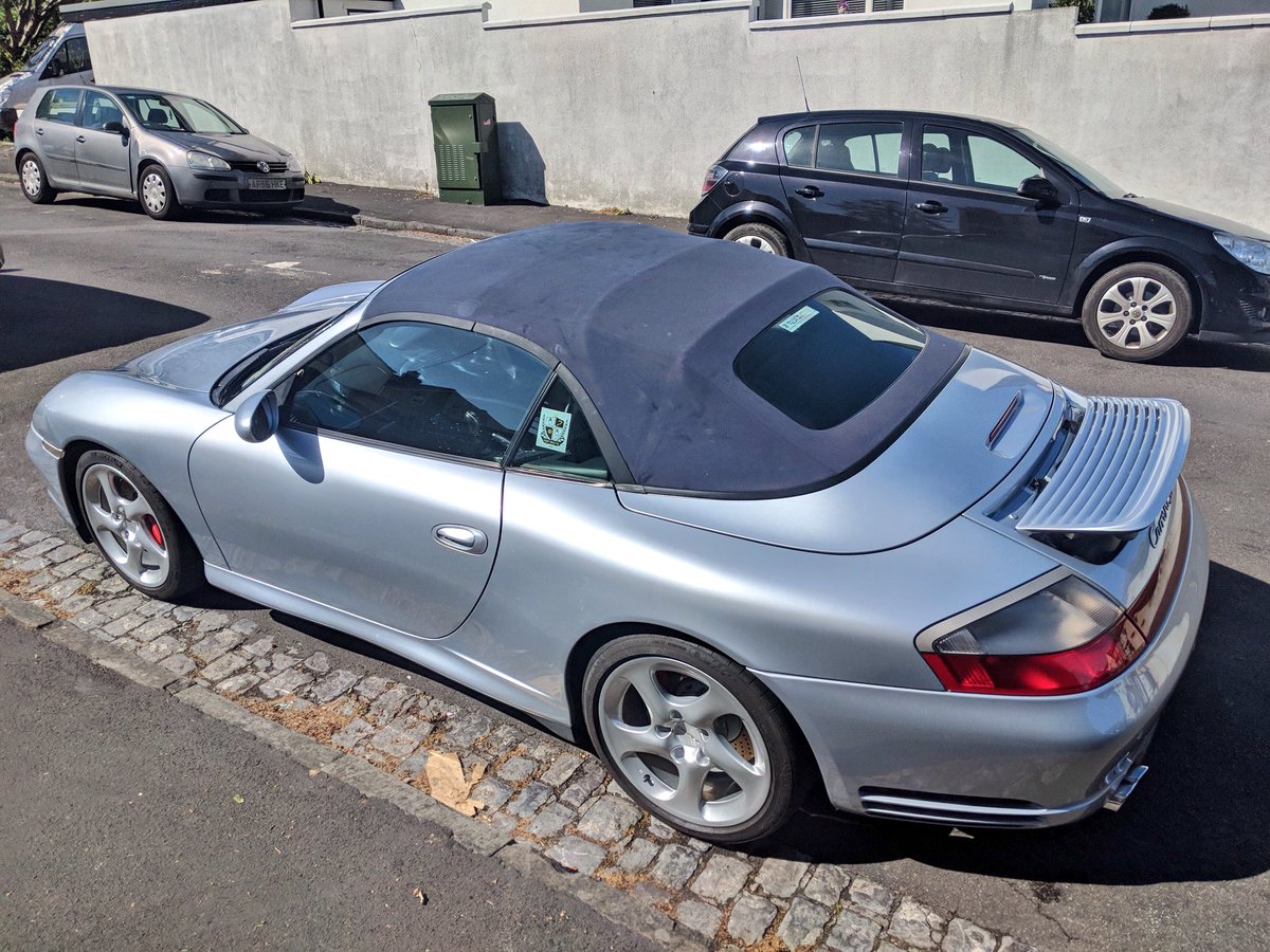 An early burst of #summersun 🌞
It’s #911Cabriolet time 

This rare #ModernClassicPorsche
A #polarsilver #996C4S #911Cabriolet with a manual gearbox 📷 @mikesqrone
