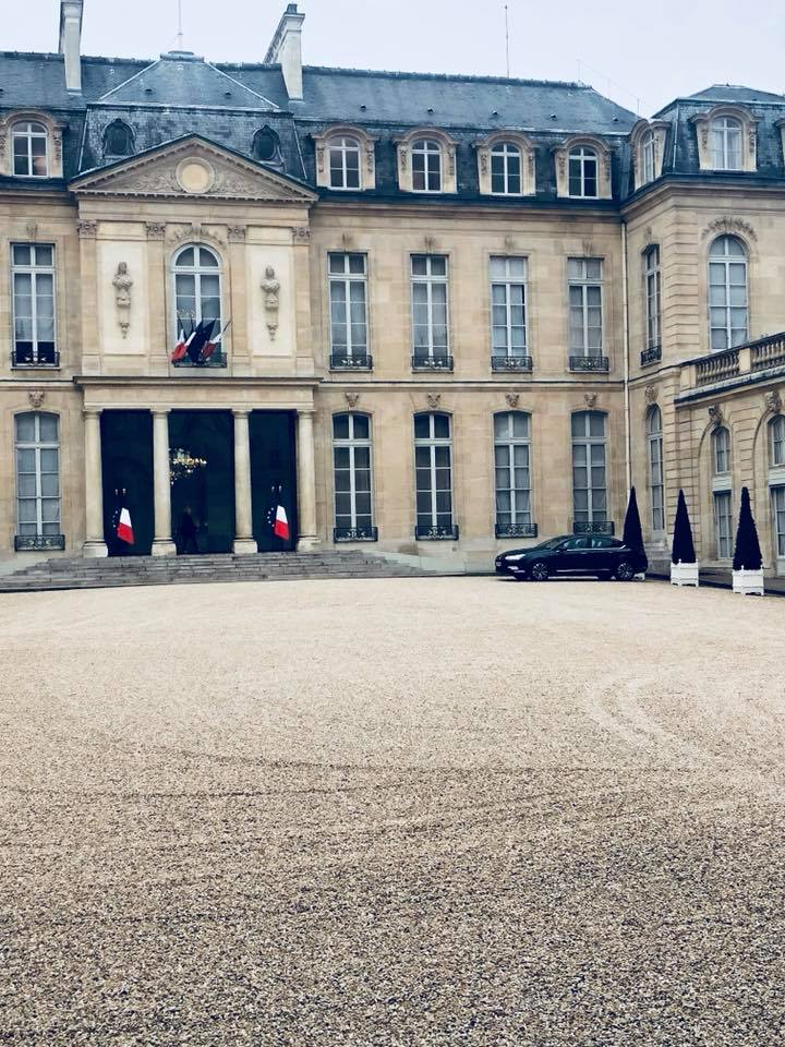 siham_hadjam's tweet photo. Présente à l'@Elysee, hier pour parler de #QVT POUR TOUS ! 
Stay tuned ;)

#hr #hrtech https://t.co/v46sqJL4gP