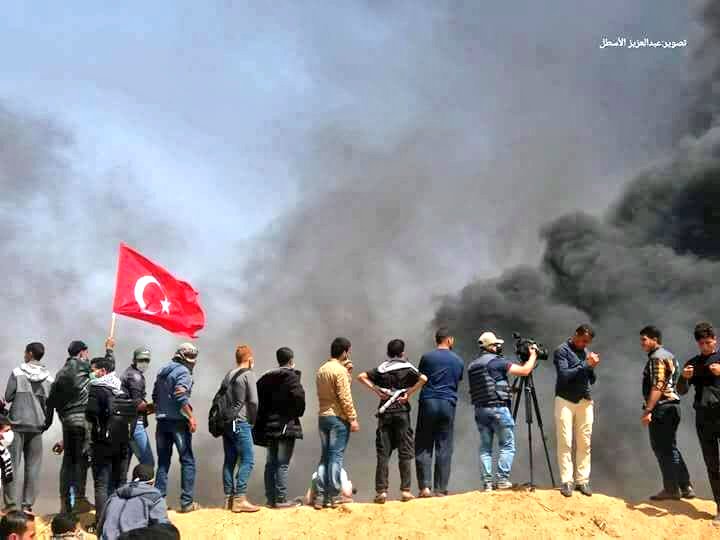 aufevak's tweet photo. Bir gün "Hadi" denilecek ve bizler de, hop oturup hop kalktığımız yerlerimizden dönmeme niyetiyle kalkacağız. 

Fikir ve Aksiyon olarak; milletimizi gösteri, protesto, dua ve namazlarla Filistinli kardeşlerimizin yanında olmaya davet ediyoruz. https://t.co/KlO4yM1NlL