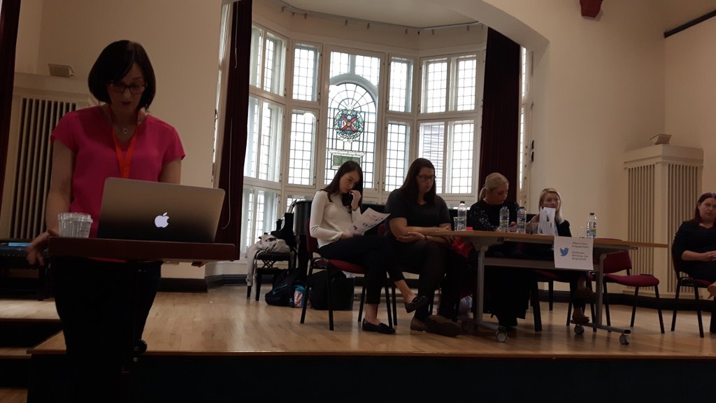 AnnaTristram's tweet image. Dianne Masson from @QUBCareers as #LanguageAtWork gets underway #AReasonToStay @ModLangs_QUB