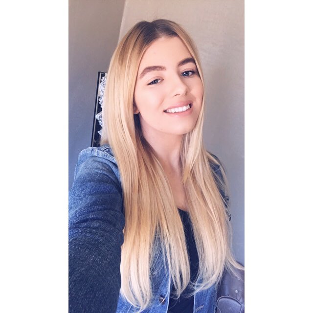 anna_xw's tweet photo. 💙💙 https://t.co/5Nsx7SU2He
