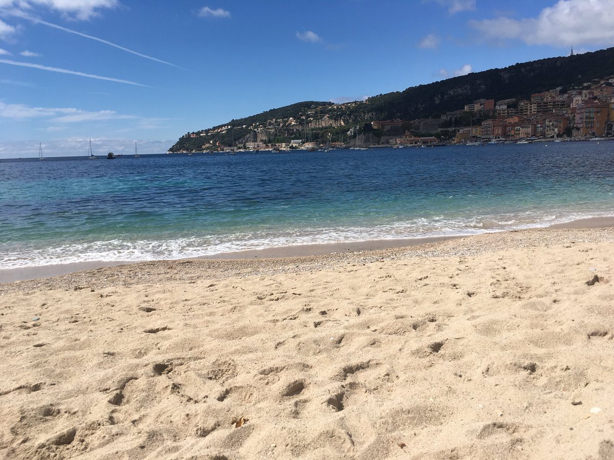 Today’s office #flexibleworking #socialmediamanager #workthatworks #beachoffice #villefranchesurmer