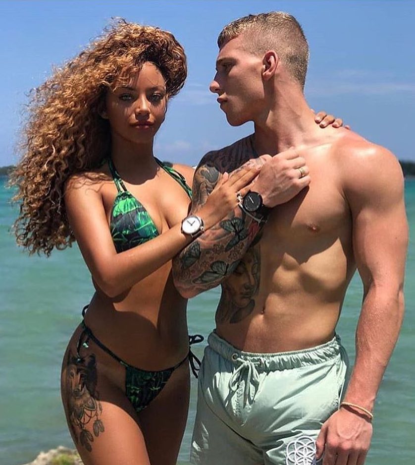 johnrob37176839's tweet photo. Happy is the man who finds a true friend, and far happier is he who finds that true friend in his wife.if u r looking for serious relationship u can find here on my profile 
#interracialdatingsite #interracialmatch #interraciallove #interracialrelationships #blackwhitedatingsite https://t.co/kSJAIh1EHP