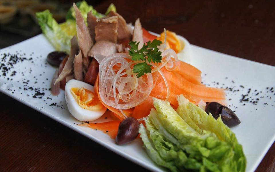 grupo374's tweet photo. Descubre las propuestas de nuestros #Restaurantes para hoy visitando sus páginas. ¡Tendrás un irrefrenable deseo de hacer tu reserva ya mismo! ¡Deliciosas es poco! 😍💖 #Grupo374 @elochoymedio @colmadorivera_ @MONVALENCIA_ #ElCaféDelMar https://t.co/rNGtE1di1A