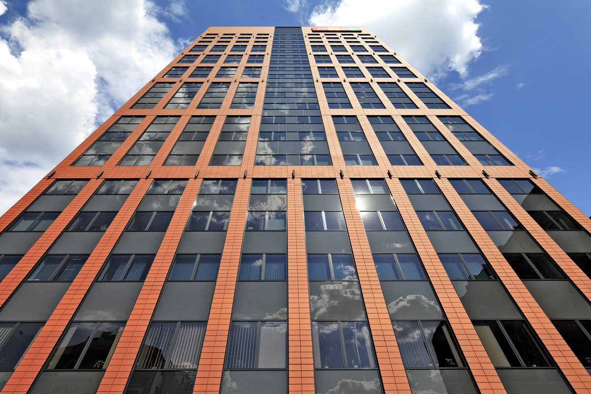 vrchallenge's tweet photo. Check out this spot! Can it get any cooler? 😎 This year's @UNIT9 VR Challenge Hackathon will take place at SkyHub - on the 15th floor of the Red Tower. Exciting! 🔥🚀 https://t.co/g5QUqU9G8B