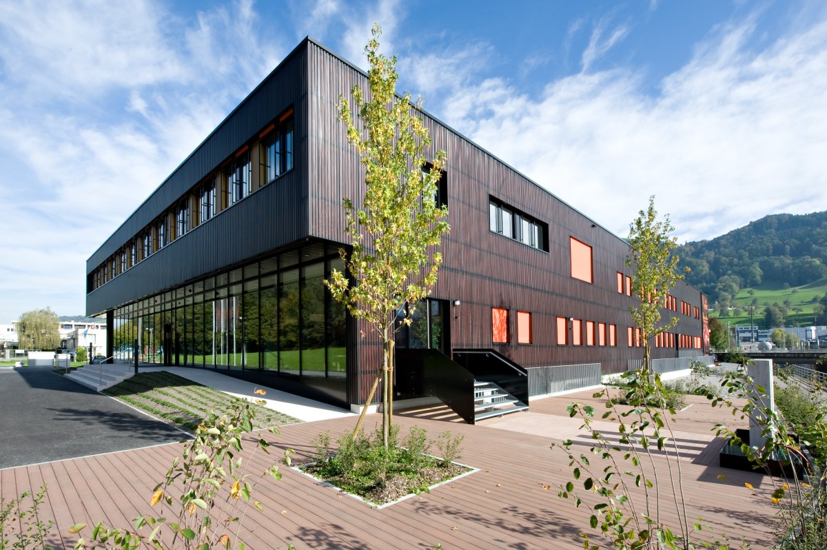 AeschbachChoco's tweet photo. Our #ChocoDromo offers an attractive atmosphere for companies, clubs and private events. Combine it to visit to our #ChocoStudio and #ChocoWorld, to create your own chocolate or book a guided tour of our #ChocoManufactory with a view of the production site
https://t.co/buYDdWpnA1 https://t.co/3Wz2QjONb5