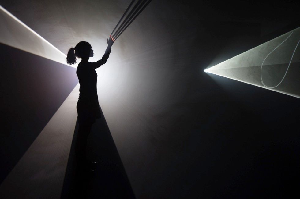 TheDbleNgtve's tweet photo. NEW // “He reminds us of the beauty and potency of the drawn line…” Anthony McCall’s #SolidLightWorks @HepworthGallery #Wakefield — as reviewed by @SelinaOakes  https://t.co/gx9OMTh3A5 https://t.co/S3Ht3CEnmX
