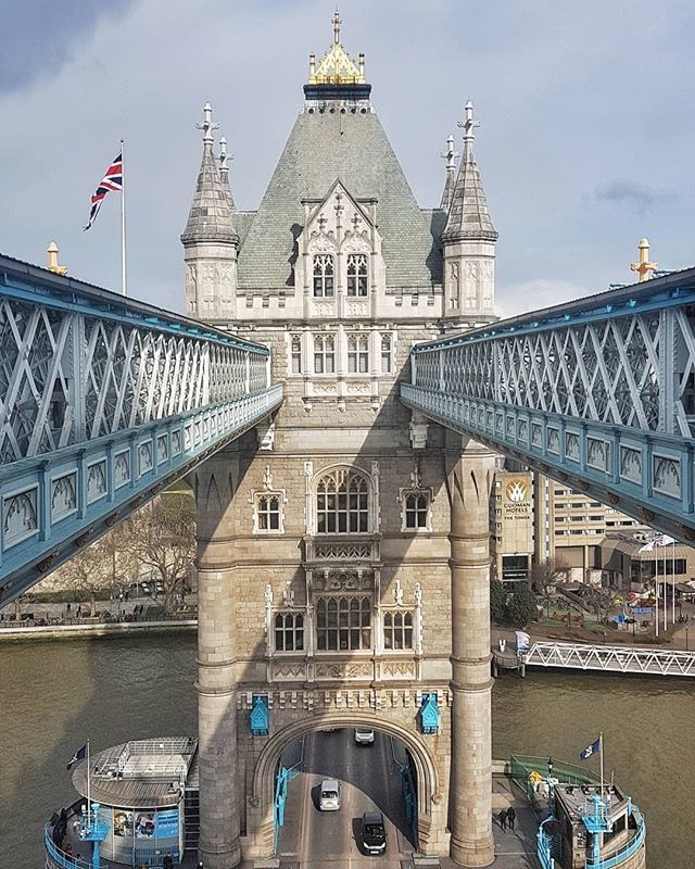 Unique vantage of the Tower Bridge in London.

#towerbridge #london #visitlondon #ukvacation ift.tt/2IjEx4f