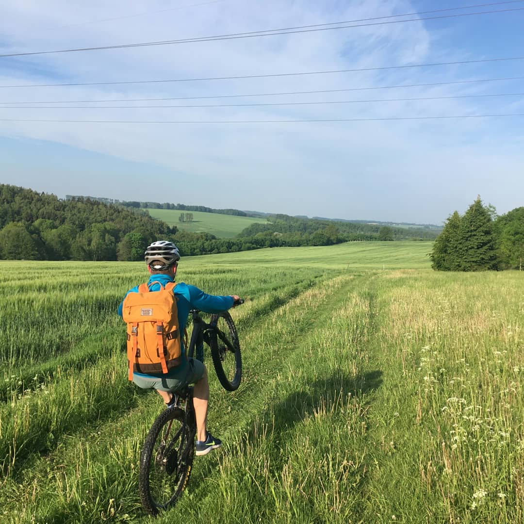 w3work_de's tweet photo. Heute hieß es #mitdemradzurarbeit, kleine Herausforderung inklusive 😉
#erzgebirge #mittelsachsen #freiberg #memmendorf #schöneserzgebirge #schönelandschaft #mdrza #mdrza2018 #fahrrad #fahrradtour #fahrradfahren #radfahren #radtour #cycling #bicycle #bike #mtb #mitdemradunterwegs https://t.co/kvdg3gTn75