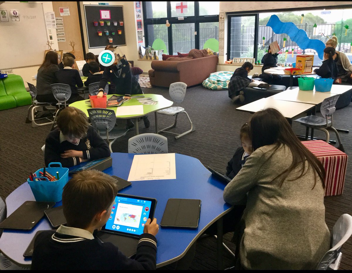 DorotheaScanlon's tweet image. Our Year Twos welcome their parents and other significant adults into the classroom as co-inquirers. #communityoflearners #learningsidebyside #cgspyp