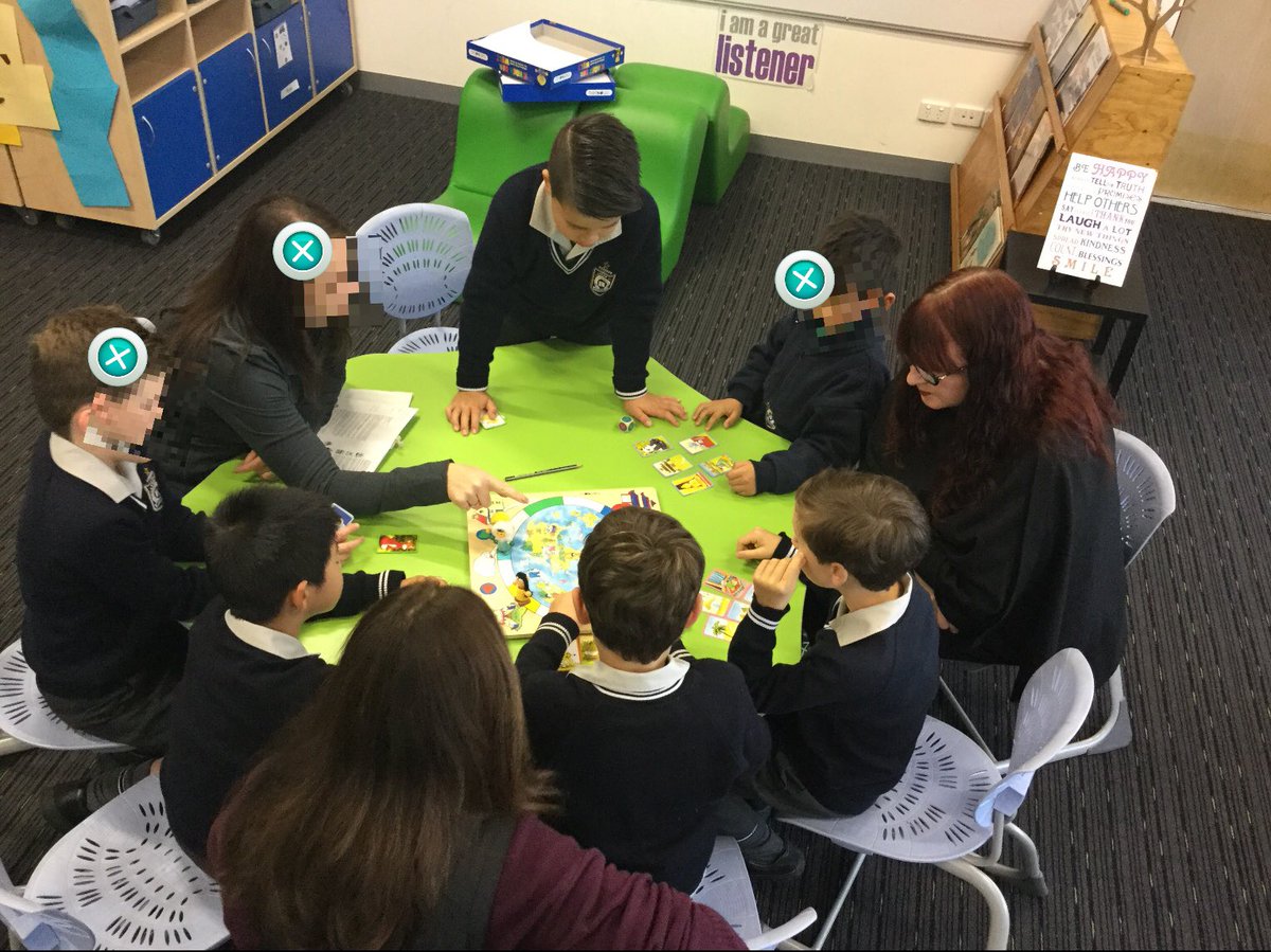 DorotheaScanlon's tweet image. Our Year Twos welcome their parents and other significant adults into the classroom as co-inquirers. #communityoflearners #learningsidebyside #cgspyp