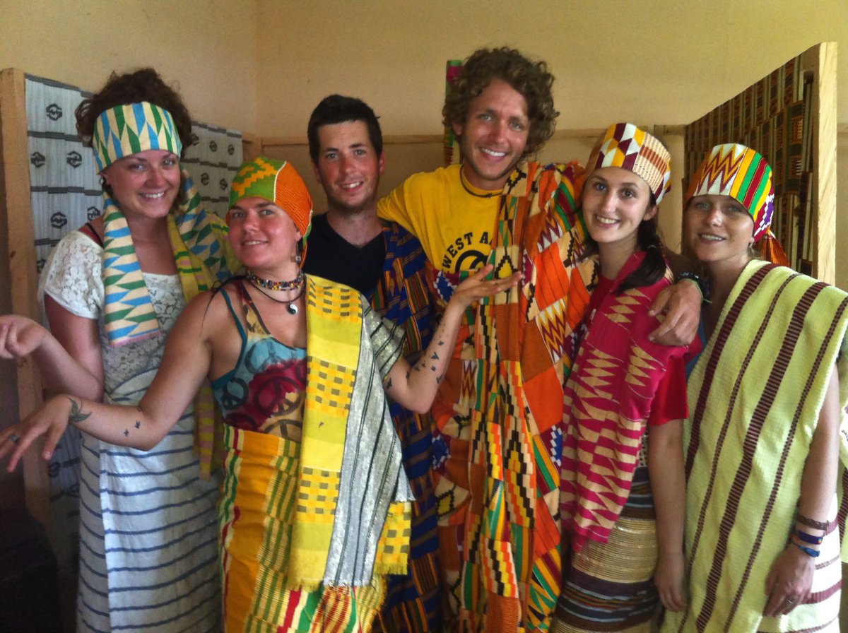 TourGhana2's tweet image. Adanwomase is a town in the Ashanti Region of Ghana located in Kwabre East District. Adanwomase is about 27 kilometers northeast of Kumasi. It is noted for Kente weaving with towns like Bonwire which is about 2 kilometers away. #kente #ecotourism #ghana #tourghana