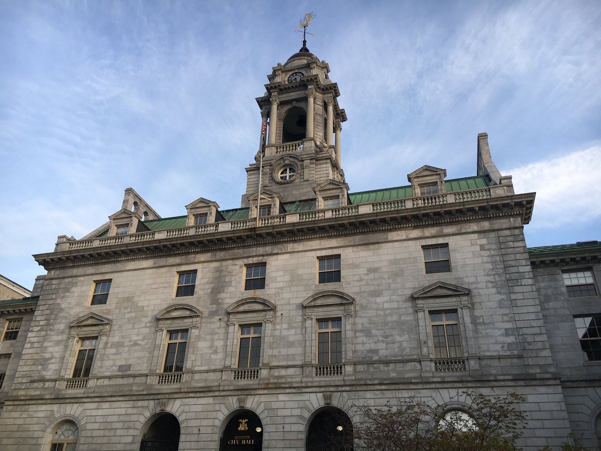 CameraChandler's tweet image. @BrookeRWGME bringing you the latest on the $1.1 million school budget cut voted on by Portland city councilors last night. @wgme #GDM #liveoncbs13 #6am