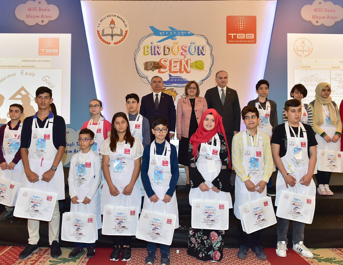 Bakan Yılmaz, Millî Ulaşım Teknolojileri Tasarım Yarışması Türkiye Sergisi’nin kapanış programına katıldı
meb.gov.tr/m/haber/16392/…