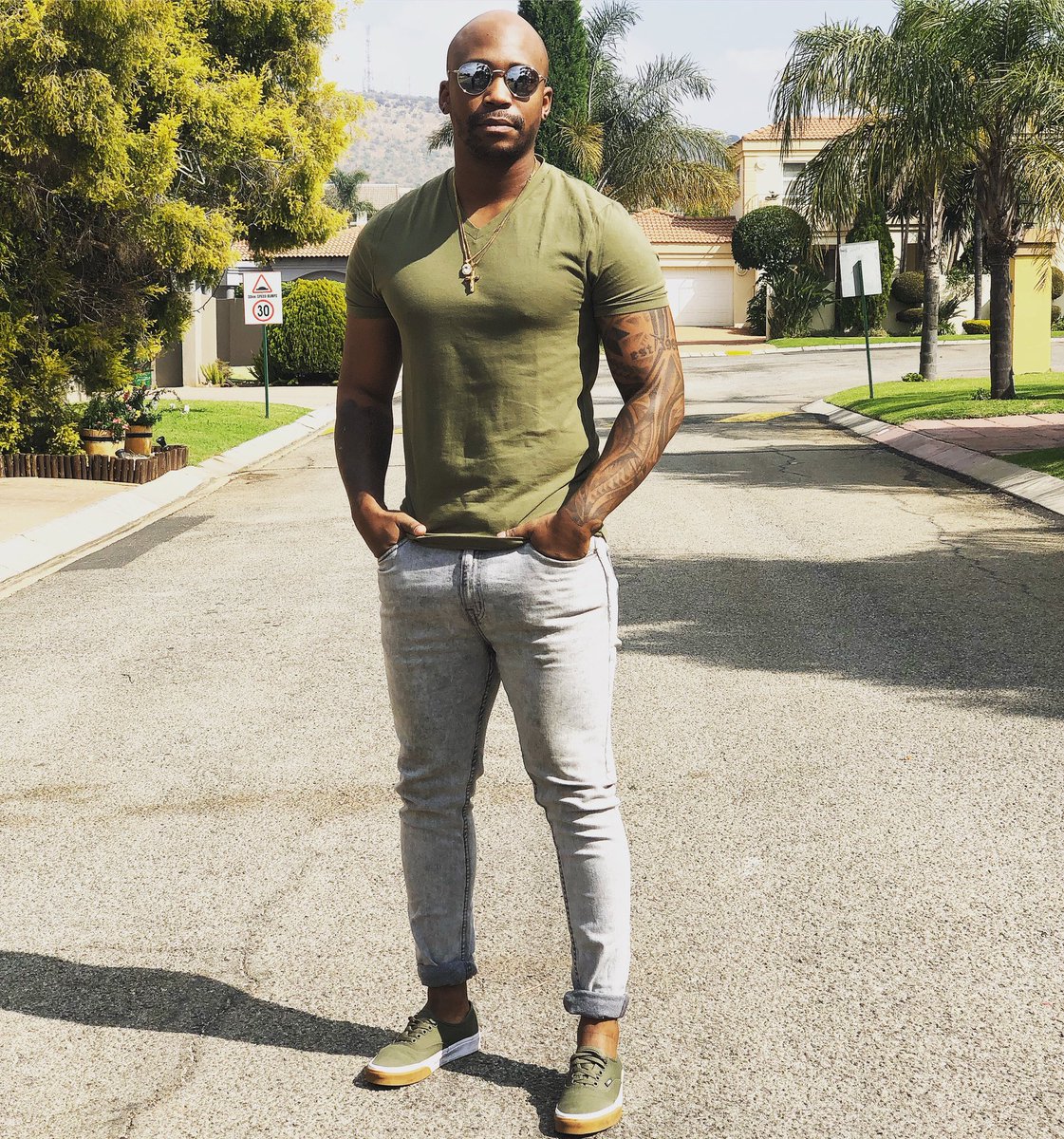NaakMusiQ's tweet photo. 👑 https://t.co/3ol8NJe9Kj