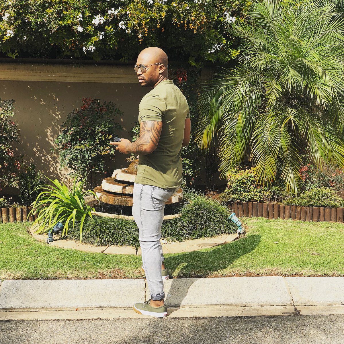NaakMusiQ's tweet photo. 👑 https://t.co/3ol8NJe9Kj
