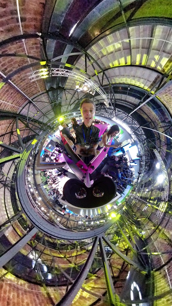 activrightbrain's tweet image. At the 360° heart of the #CUBETechFair action. Amazing venue, with an Oculus viewing post! #VR #IoT #Berlin