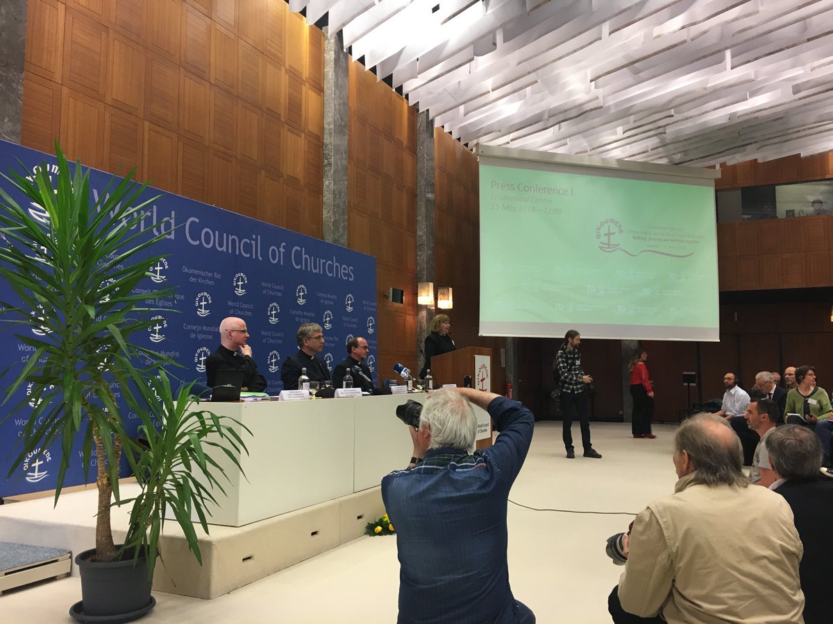 DioceseLGF's tweet photo. Conférence de presse au COE sur la visite œcuménique du pape le 21 juin à Genève. #PapalVisit https://t.co/BQGbDqxtEg