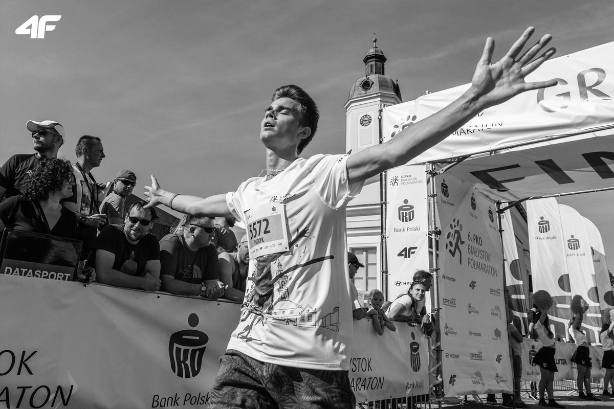 4F_official tweet media