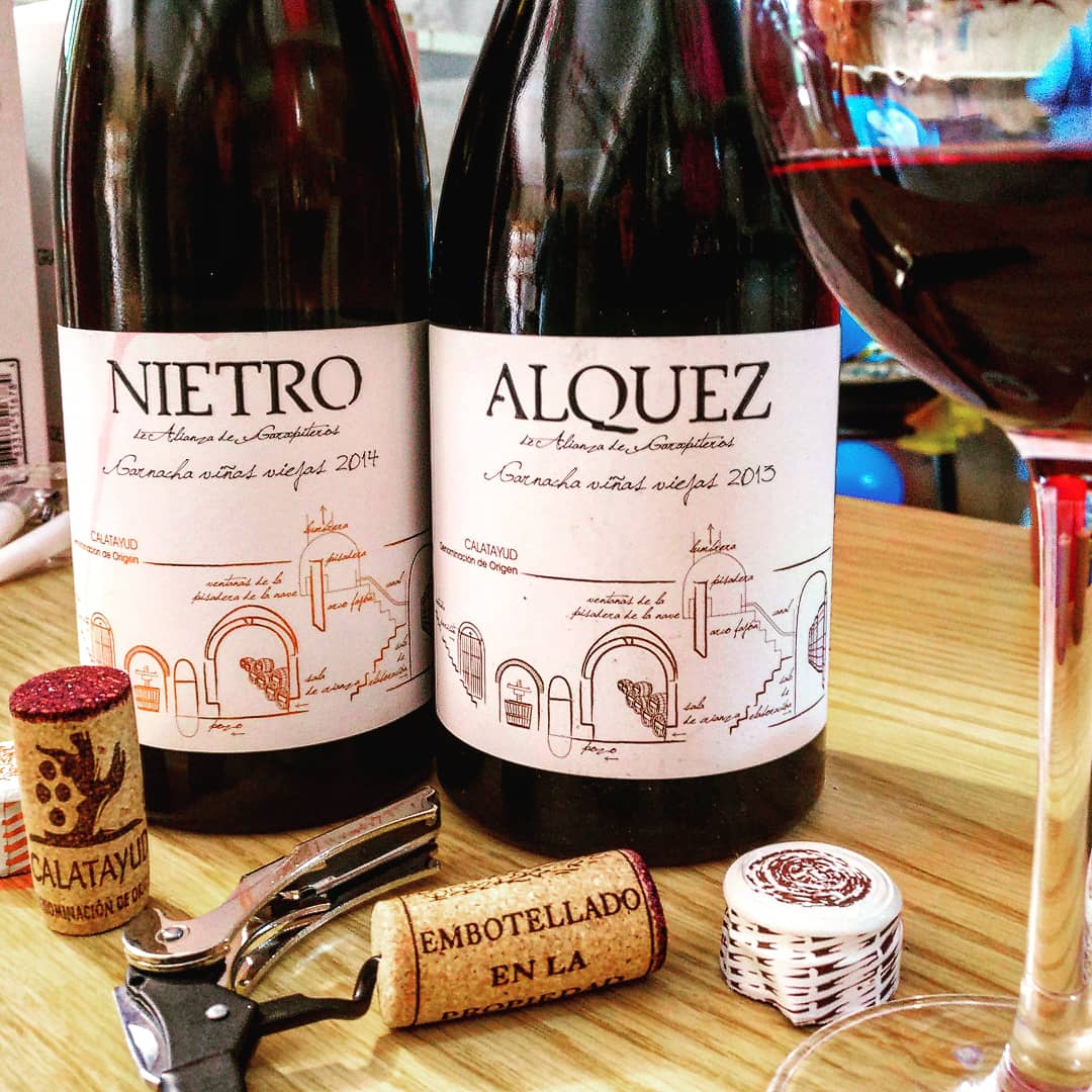 Nietro tinto 2014 100% #Garnacha 🍇de viñas viejas 4-6 meses de barrica
Alqez 2013 100% #Grenache 🍇 de viñas viejas 12-14 meses de barrica
Ambos vinos elaborados por <a href="/SommosGarnacha/">Sommos Garnacha</a> en la <a href="/docalatayud/">Calatayud Denominación de Origen</a> 🍇🍷🍇🍷🍇🍷🍇🍷🍇🍷🍇🍷
#Sommos
#DOCalatayud
#MalaltsdeVi #winelover 💕🍷💕